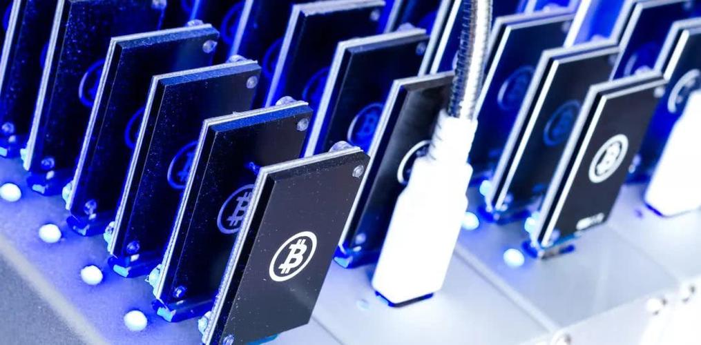 区块链的本质与技术应用 从信任机器的构建到产业范式重塑